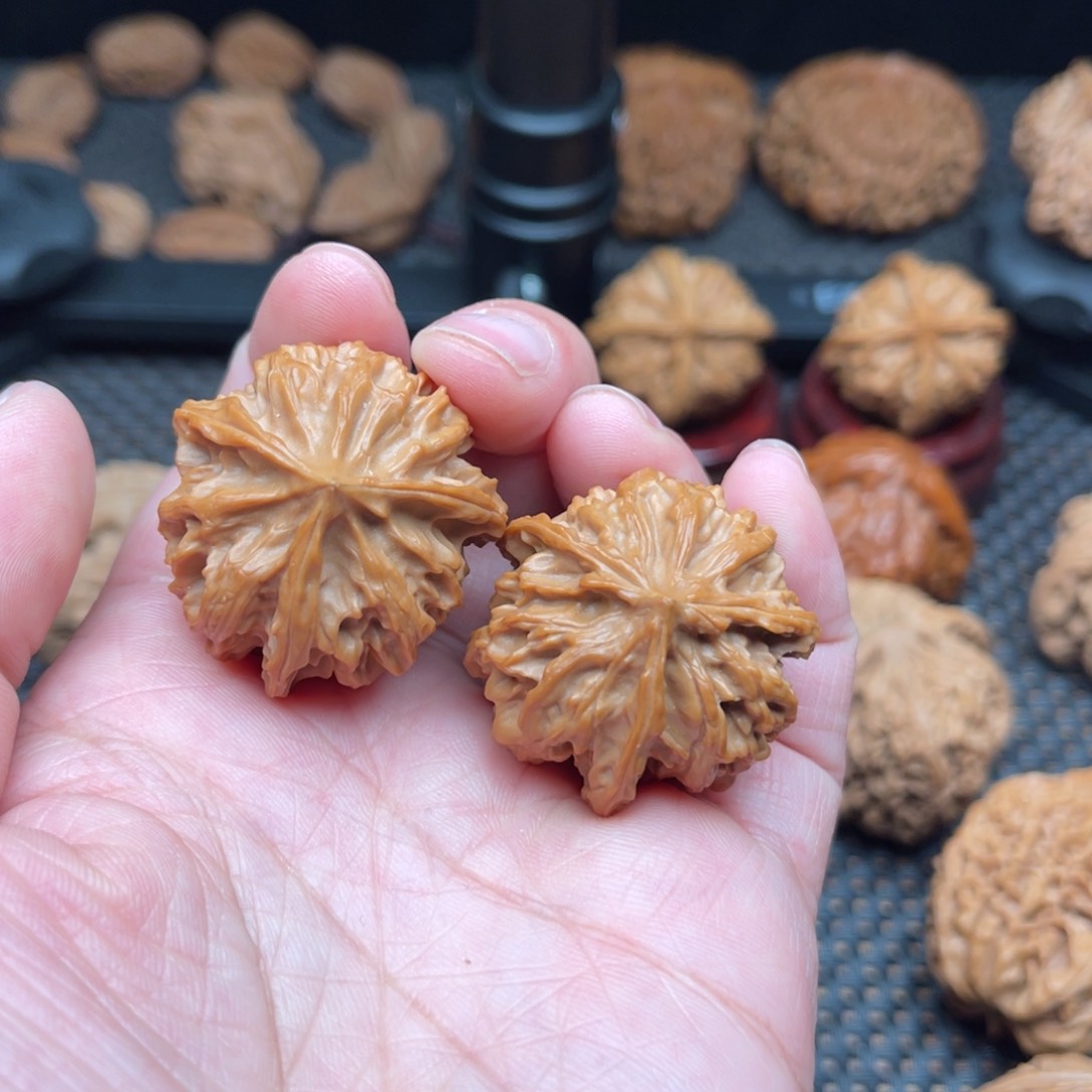 文玩核桃吊坠35尺正丁三棱