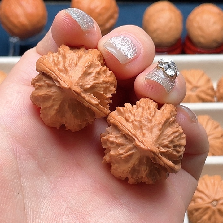 文玩核桃把件八棱