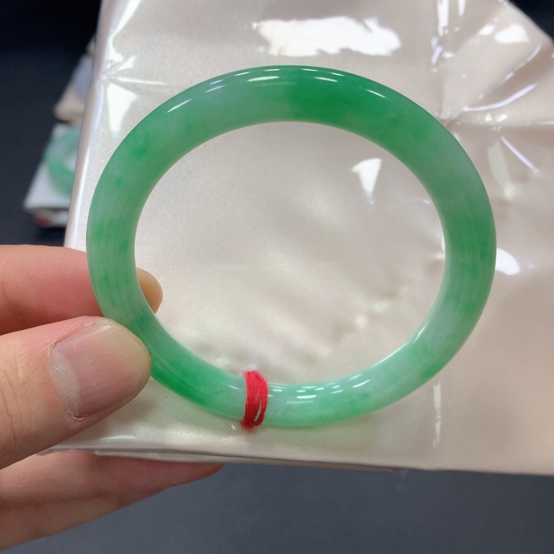 未镶嵌手镯（圆镯）翡翠翡翠