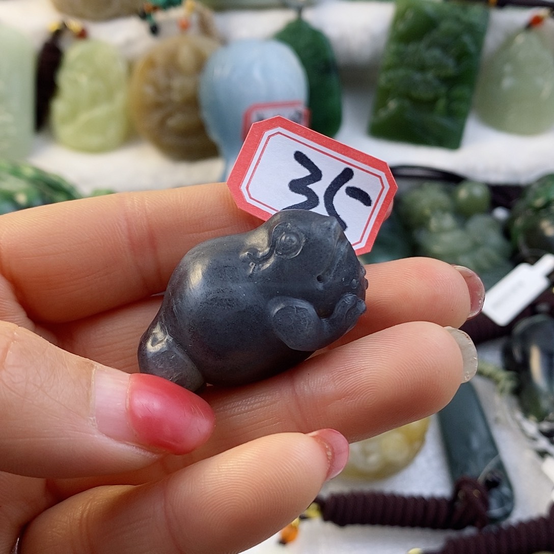 和田玉（糖玉）颈饰未镶嵌