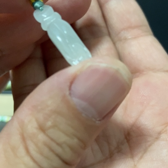 翡翠未镶嵌颈饰掌上明珠