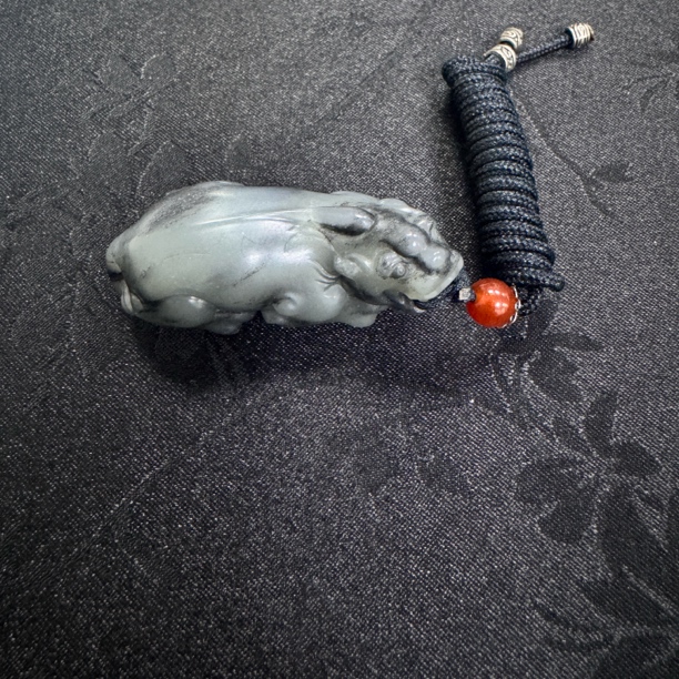 A13237和田玉于田料手把件貔貅49x20mm