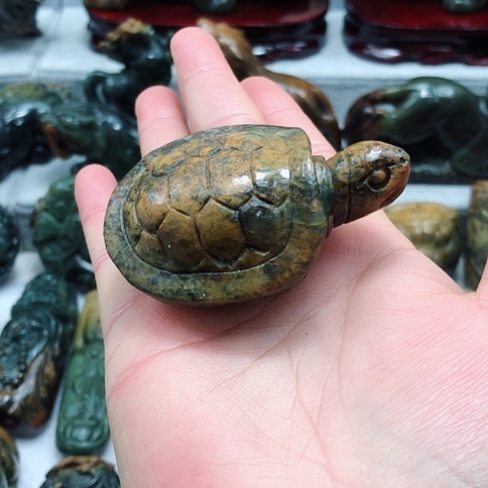 岫岩河磨玉（透闪石质玉）把件未镶嵌