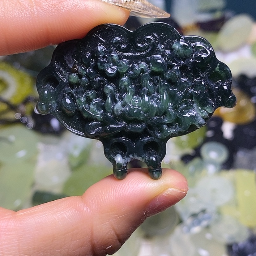 【闪购商品】蛇纹石玉颈饰未镶嵌