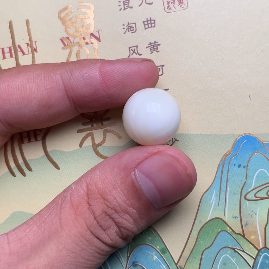 琥珀未镶嵌裸石蜜蜡一级漆白15.8