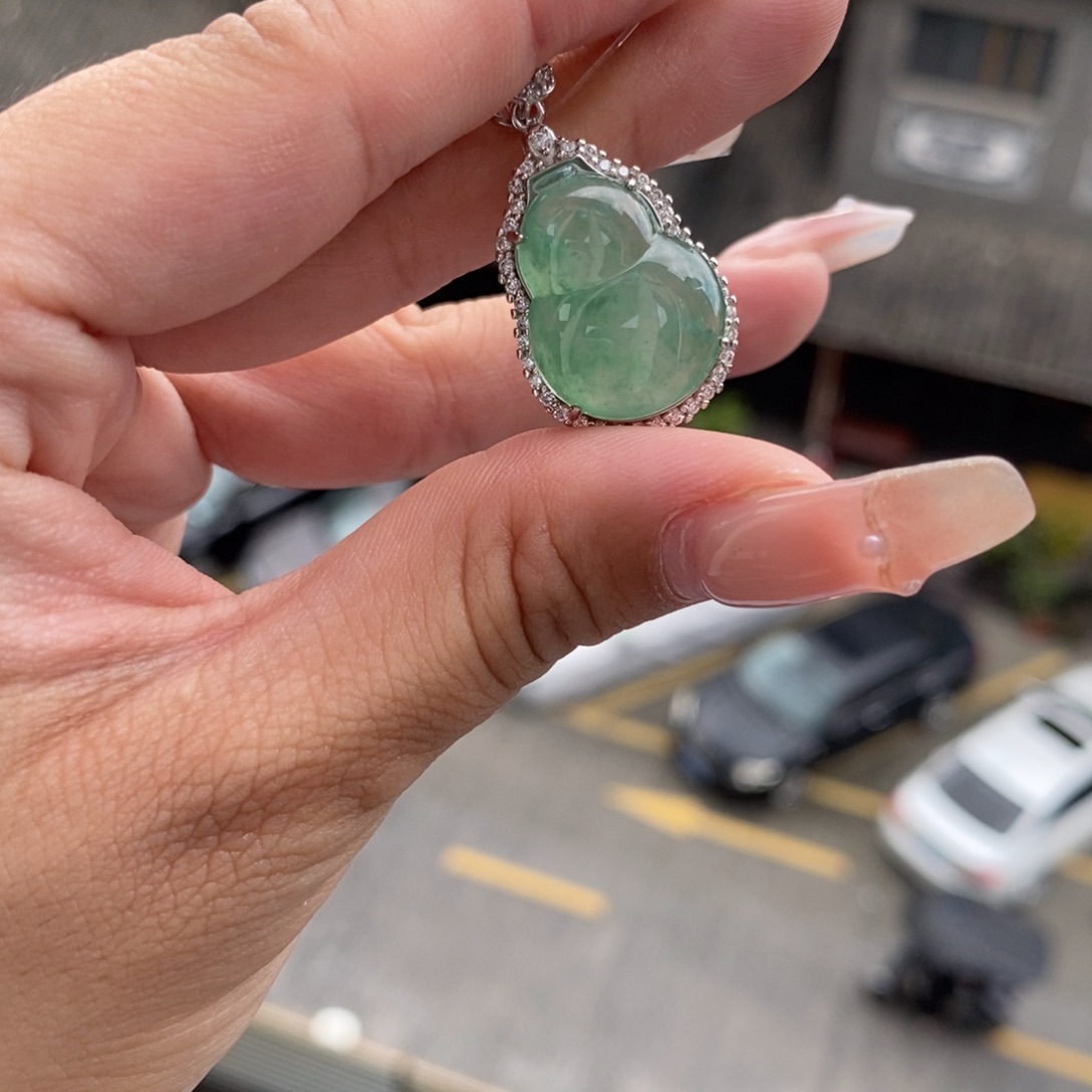 翡翠银S925镶嵌吊坠(不含链)心***点葫芦