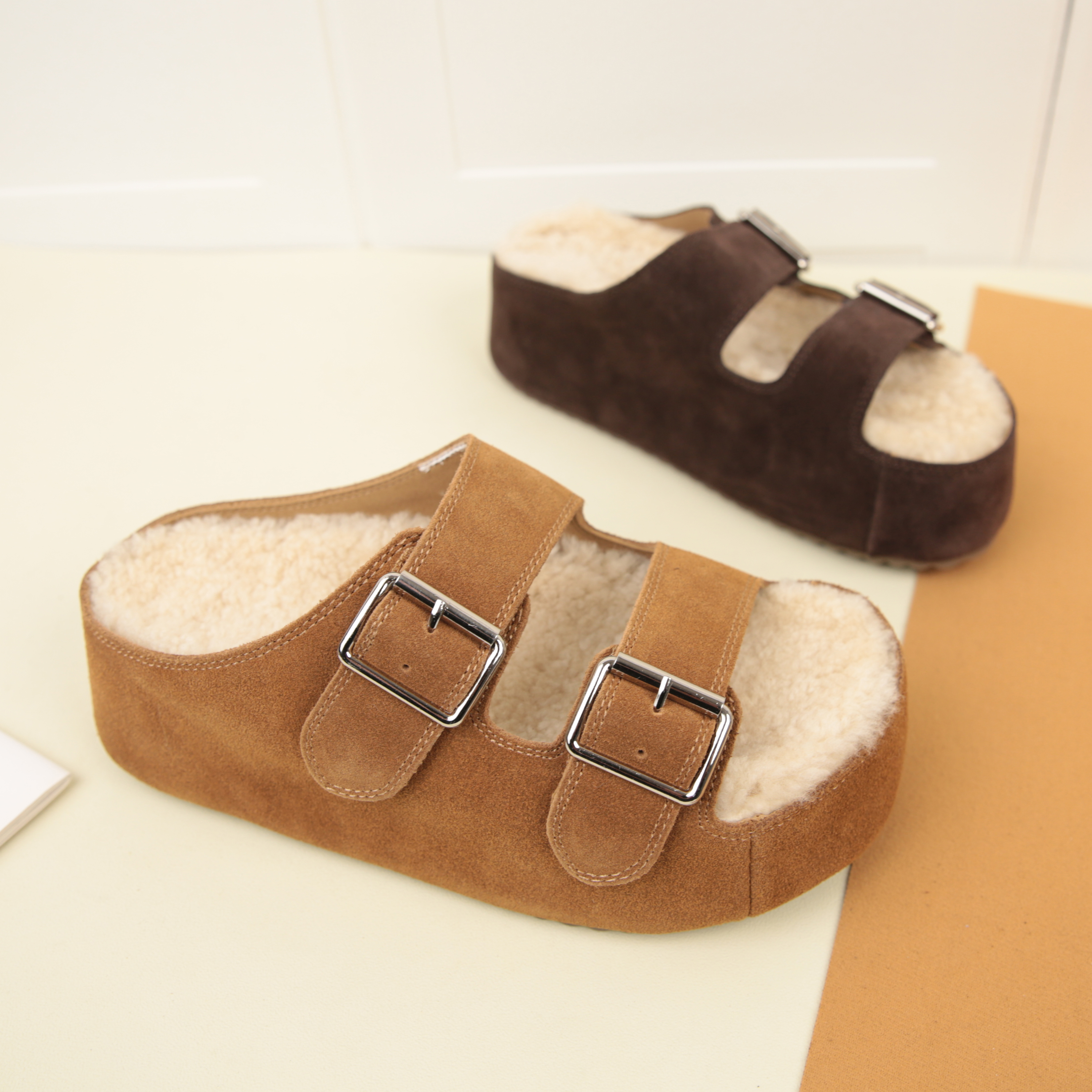 3031冬季新款复古真皮勃肯拖鞋女一字拖外穿厚底懒人毛毛拖