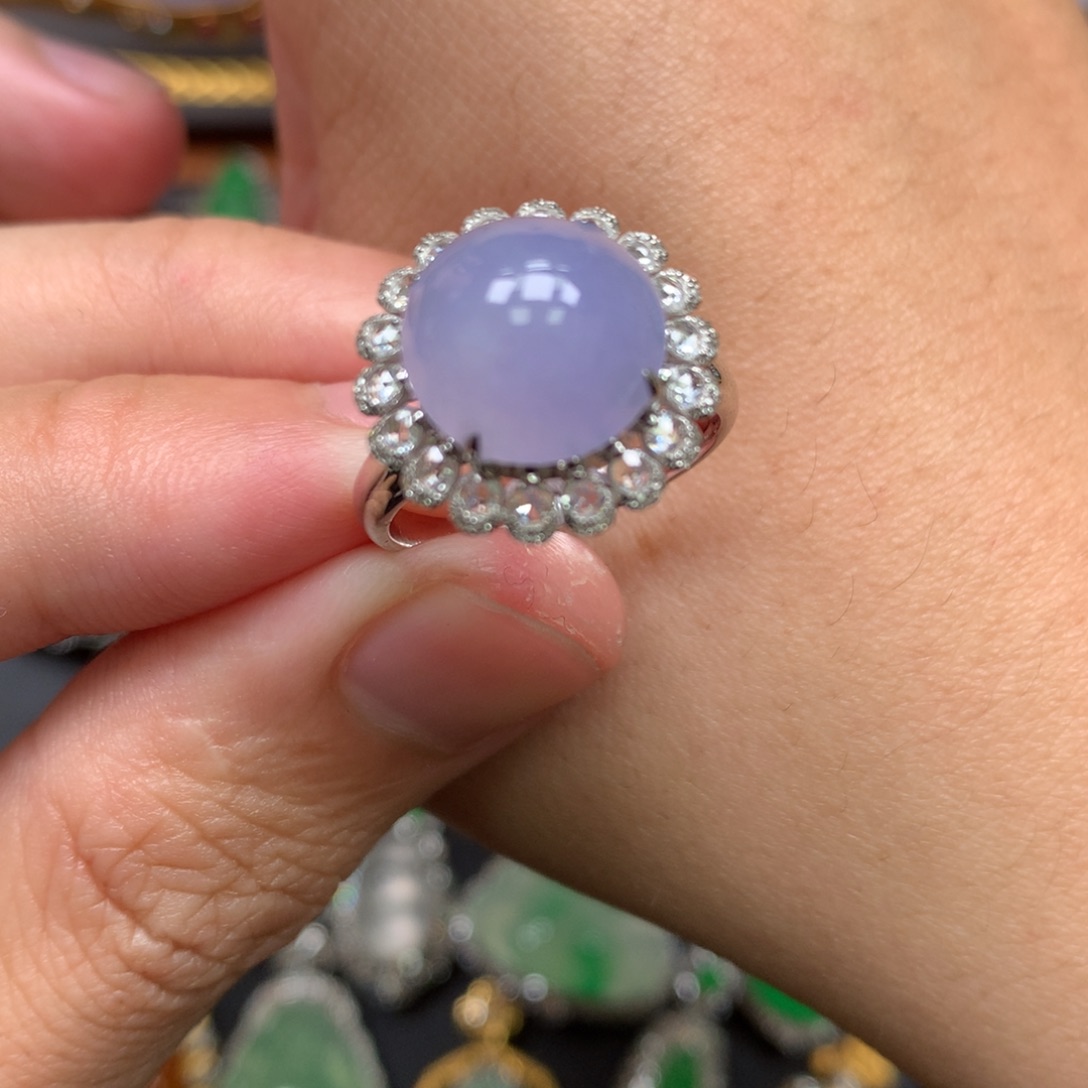 翡翠18K金镶嵌戒指