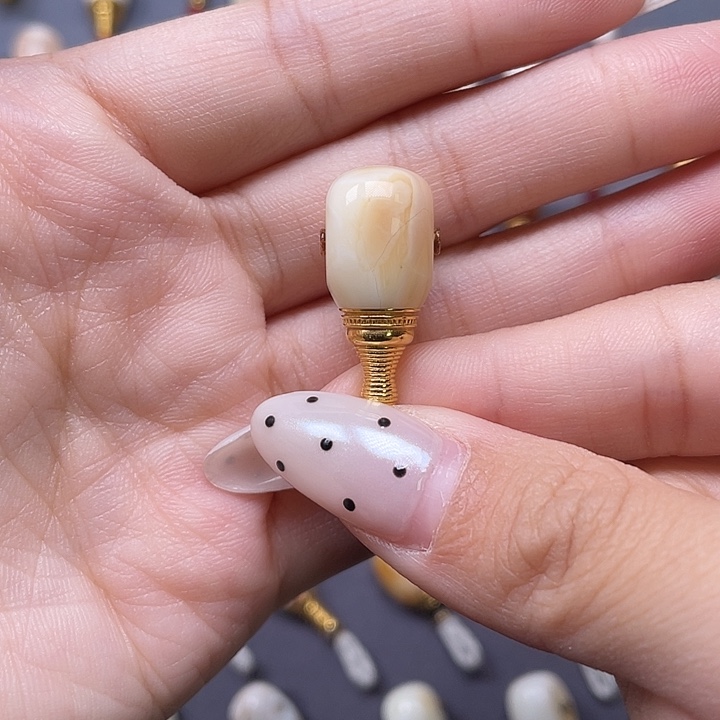 琥珀未镶嵌裸石10.5mm