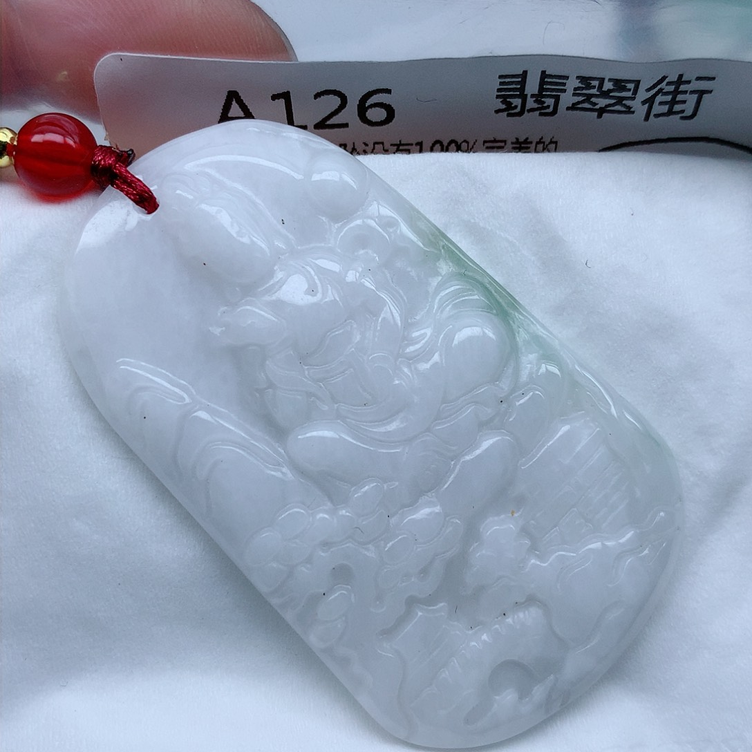 翡翠颈饰未镶嵌牌子