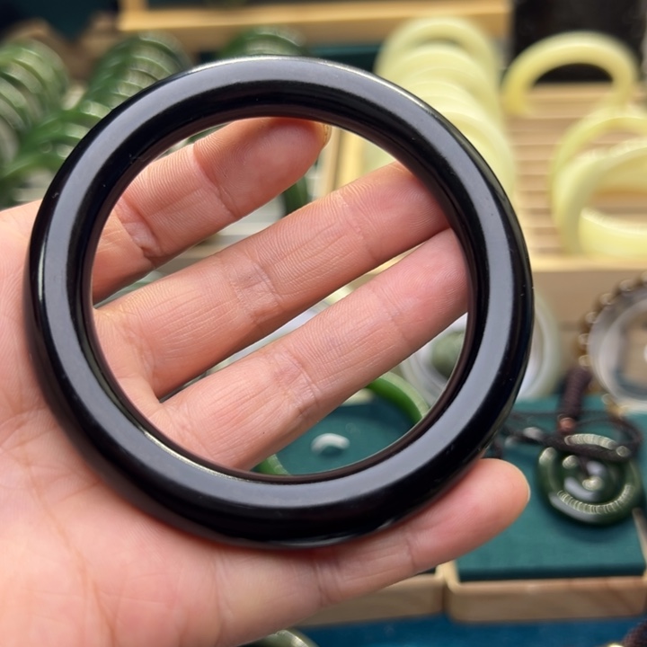 和田玉手镯未镶嵌62圈围0121