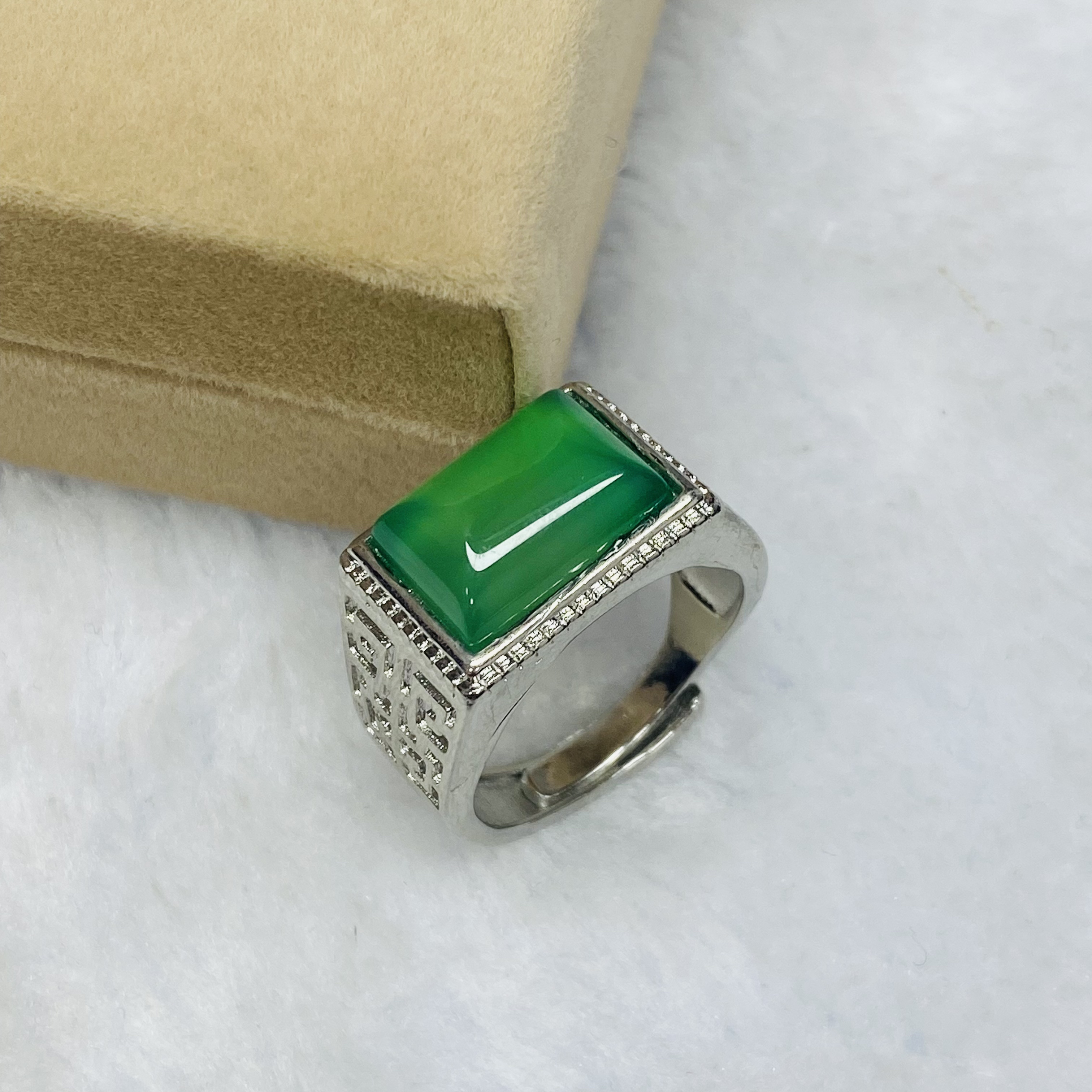 【甄选】A49天然青翠芙蓉绿开口戒-多样性发货