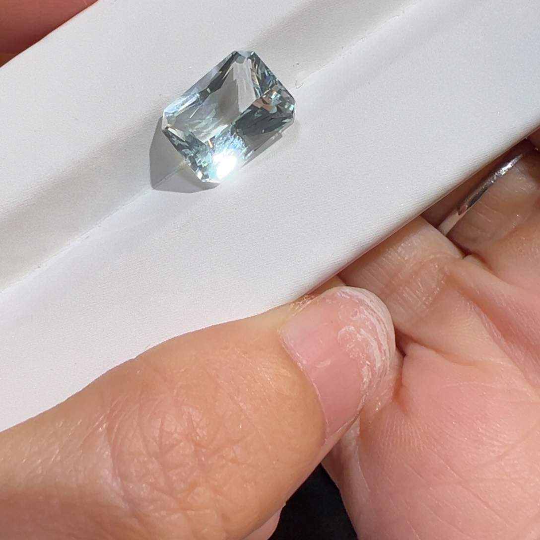 海蓝宝石裸石未镶嵌4.57ct