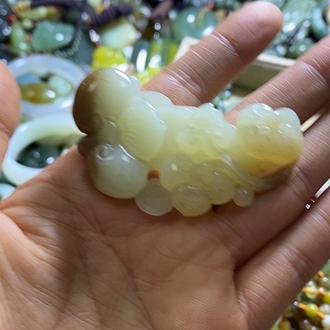 和田玉颈饰未镶嵌