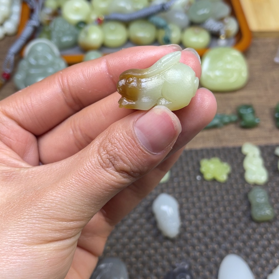 和田玉颈饰未镶嵌