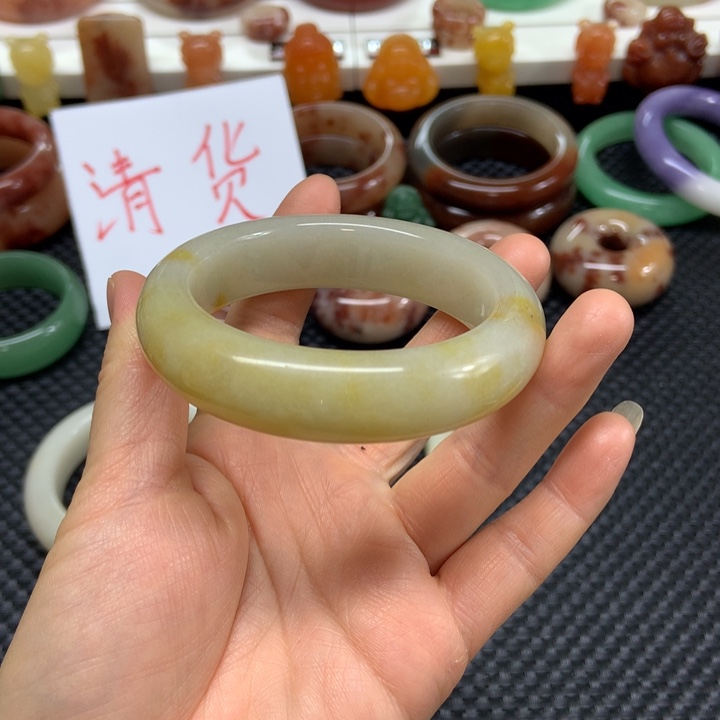 石英质玉未镶嵌手镯