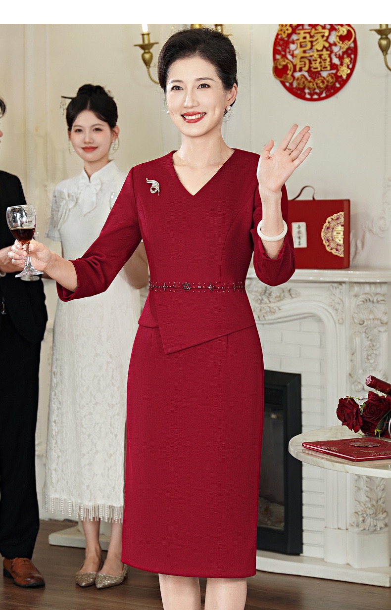 十月喜婆婆婚宴装2025新款高贵年轻结婚妈妈改良旗袍礼服平时可穿