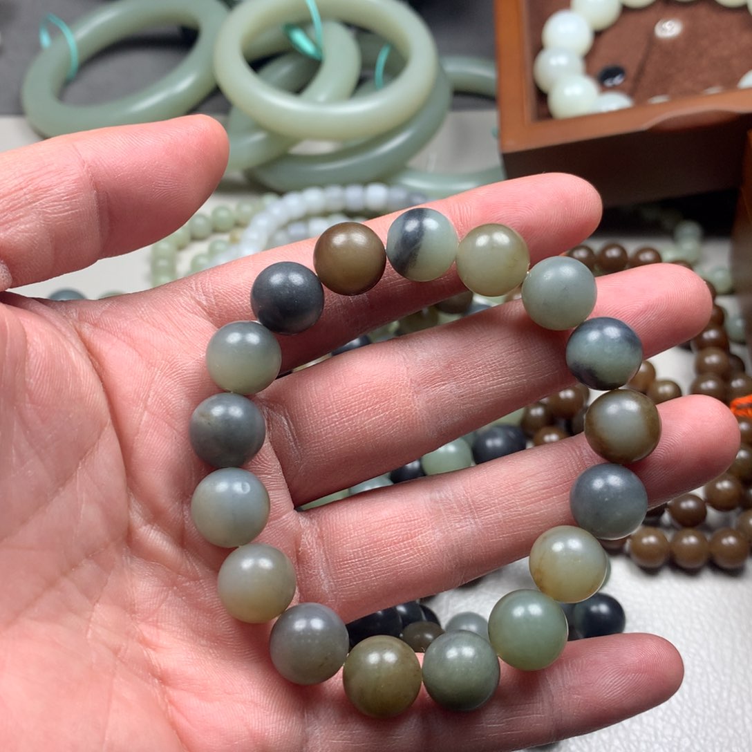 未镶嵌和田玉手链