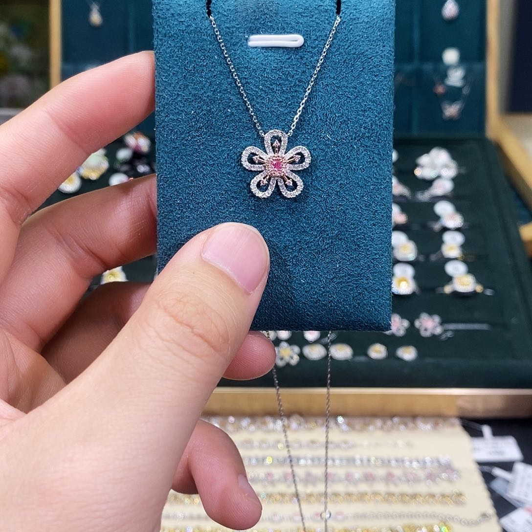 钻石颈饰18K金镶嵌项链