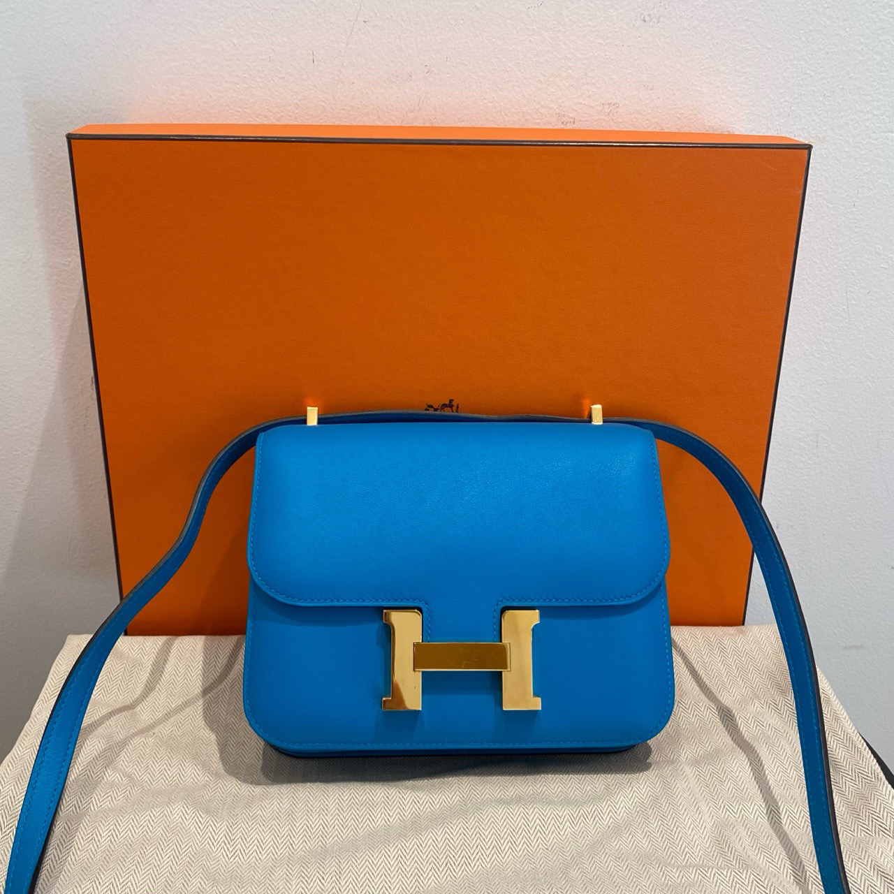 99新 Hermes/爱马仕 康康19 0F弗罗里达蓝S皮金扣 Y刻
