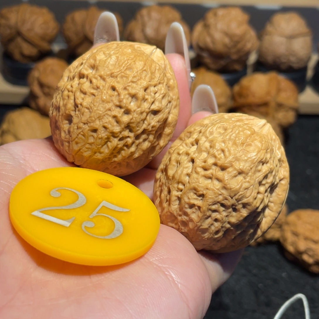 龙鳞铁狮子核桃38 尺47.9克