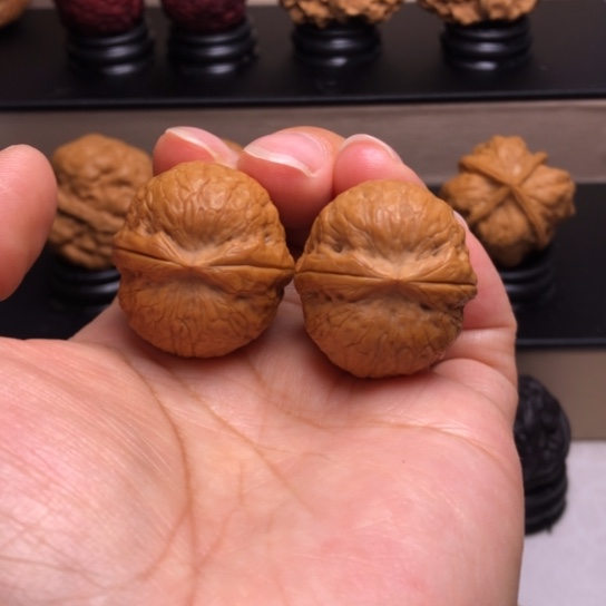 文玩核桃把件粗筋铁蛋41