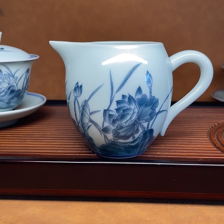 ****3复古荷花公杯一个