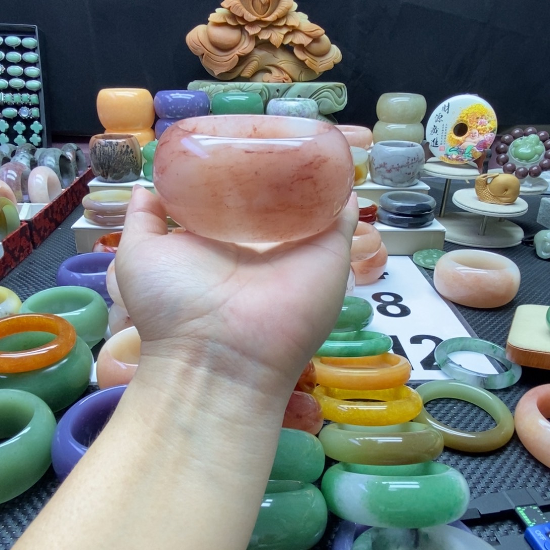 心***成石英质玉未镶嵌手镯