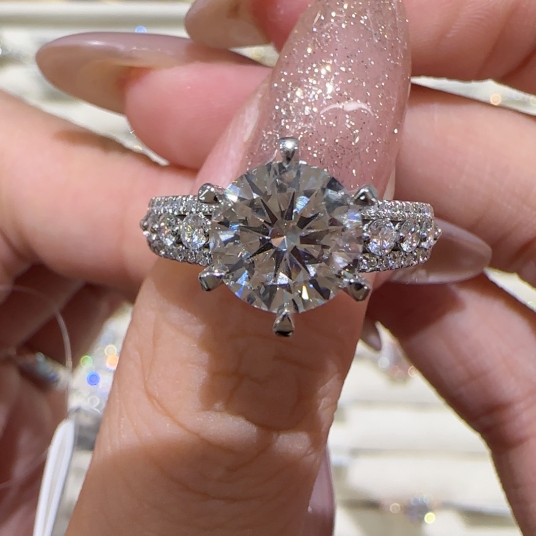 铂Pt950镶嵌实验室培育钻石满镶六爪2卡