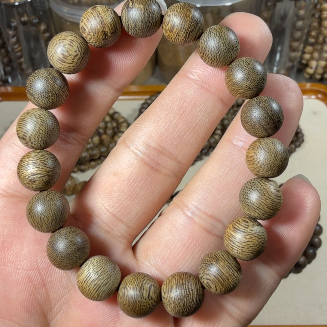 沉香碎屑沉香正区文莱软丝7分沉，7.3克