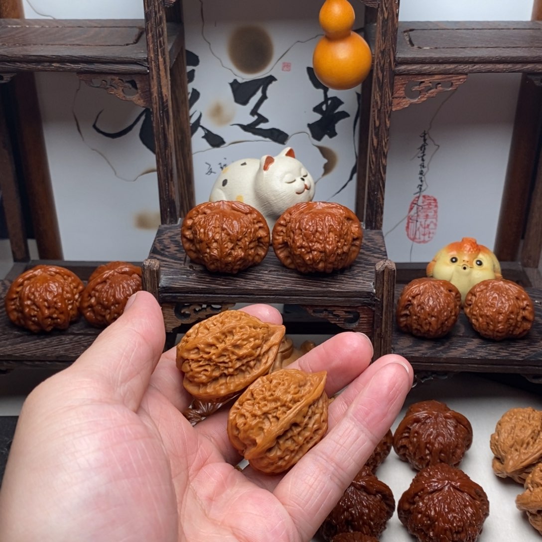 左***）文玩核桃吊坠沈鸡