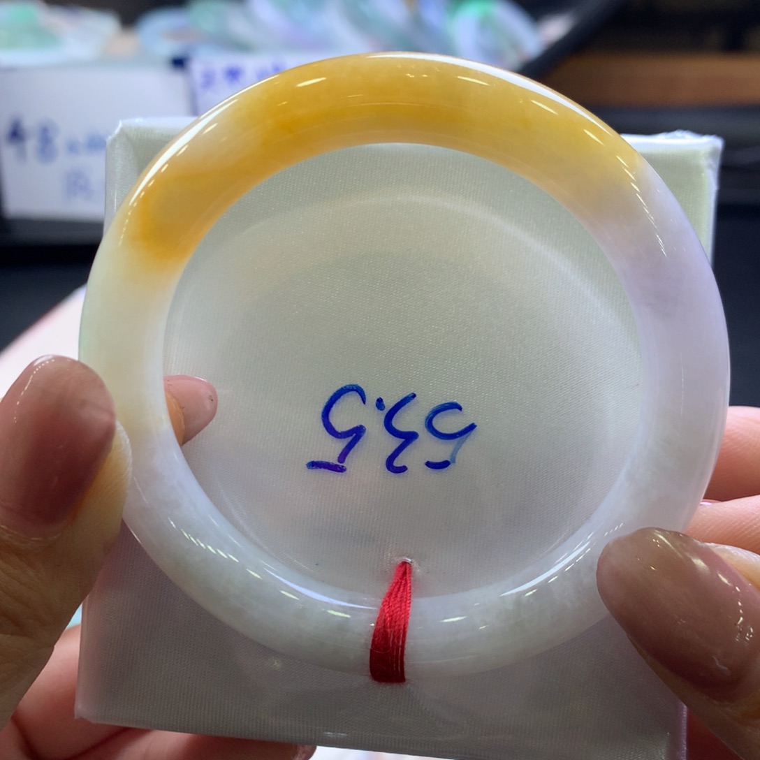 翡翠手镯未镶嵌5354元