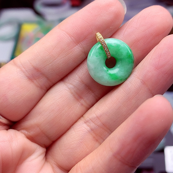 翡翠颈饰18K金镶嵌翡翠