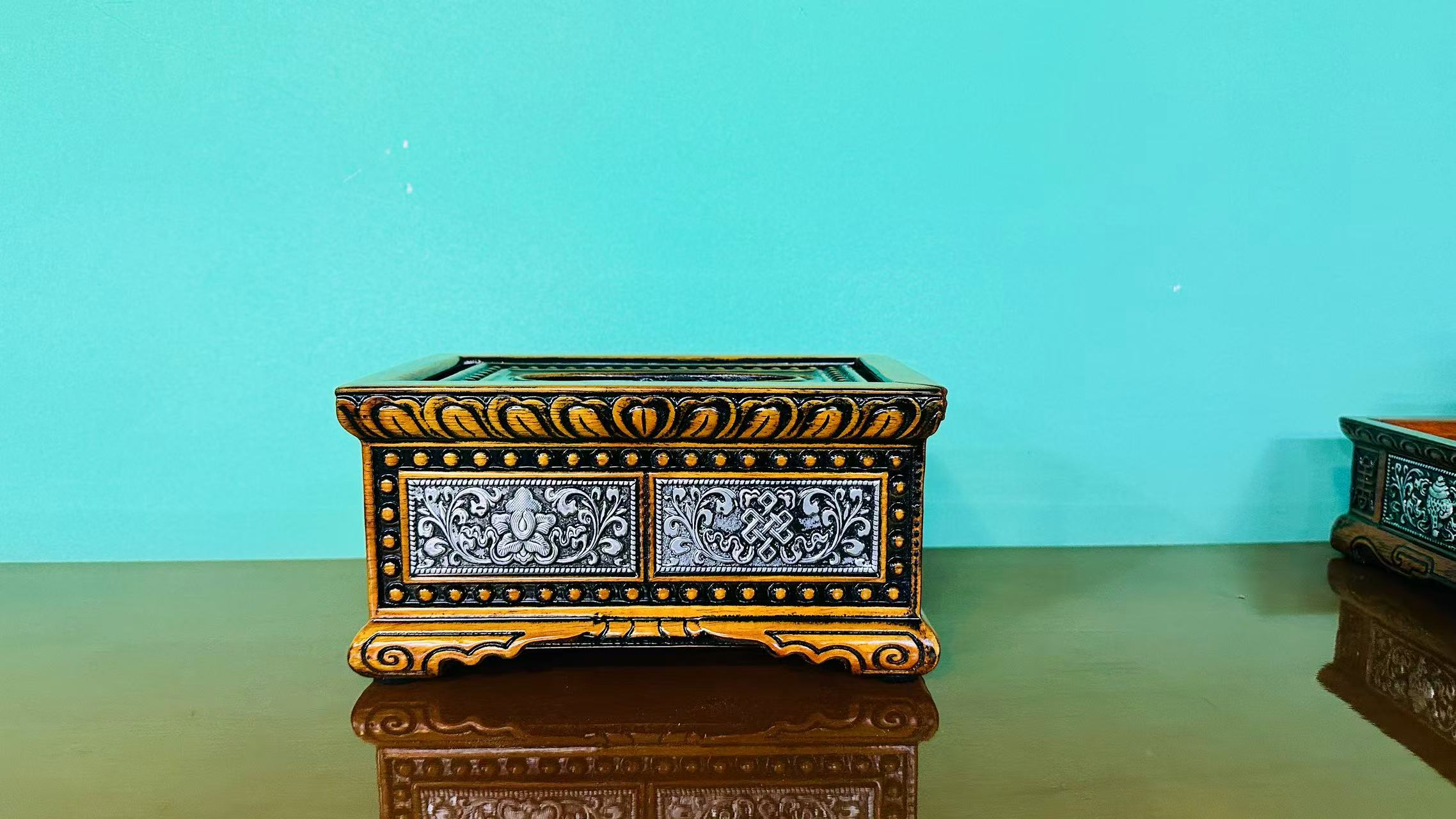 藏式实木雕花铜片抽纸盒