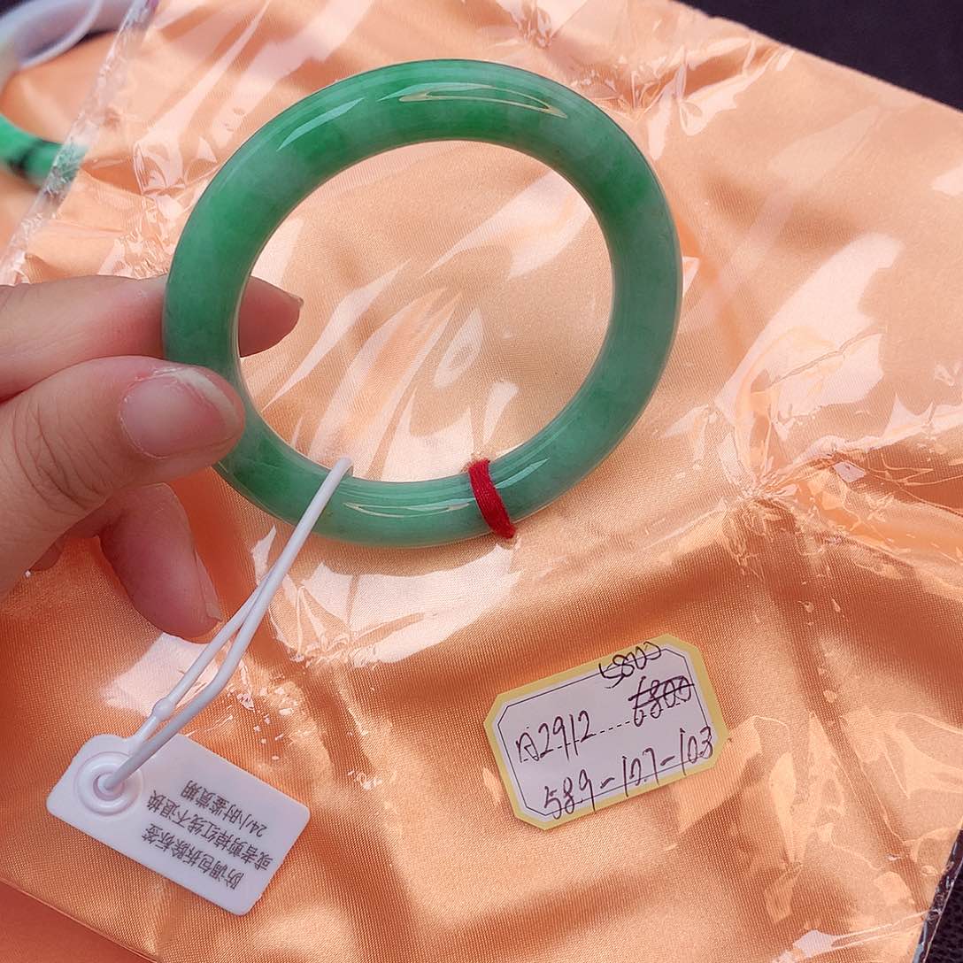 翡翠手镯未镶嵌天然缅甸翡翠A货