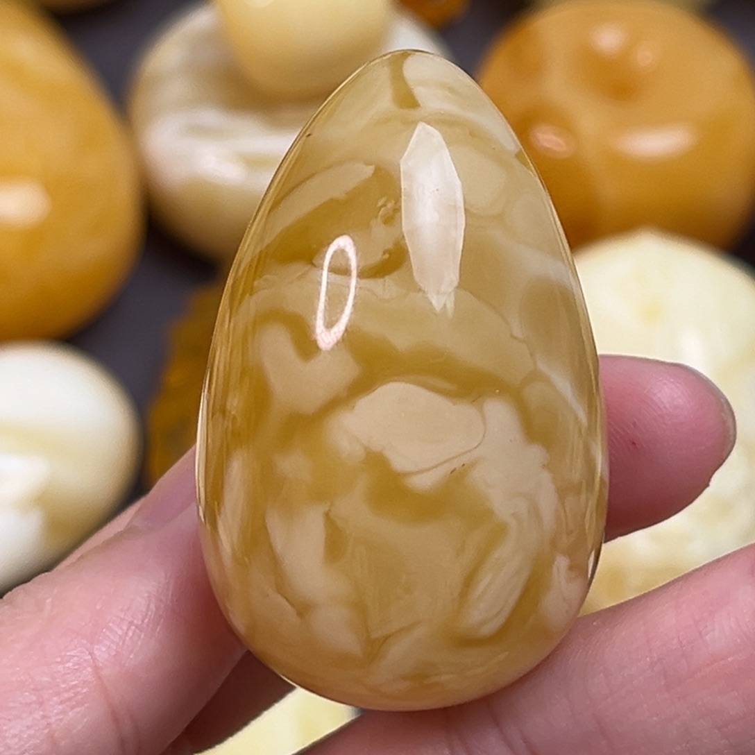 琥珀裸石未镶嵌立体水滴