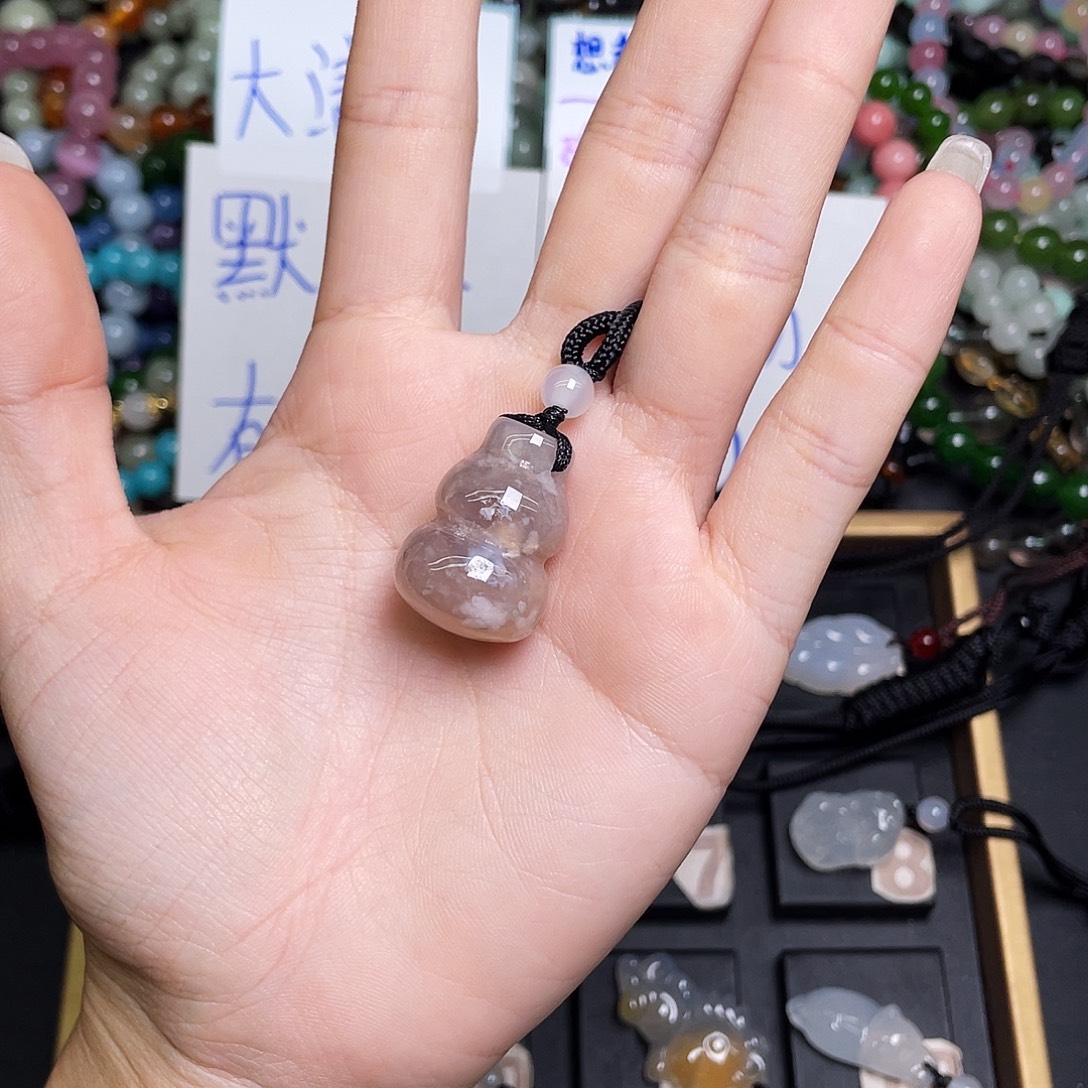 不***尔玛瑙/玉髓合金颈饰