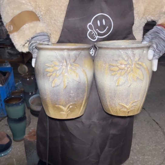 红陶口20高26瑕疵