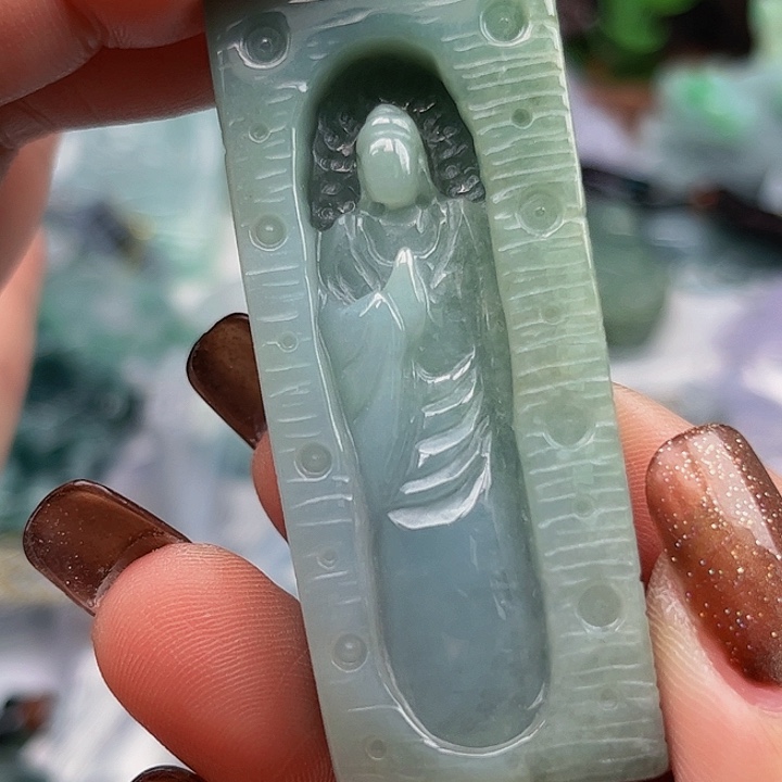 翡翠未镶嵌颈饰挂件