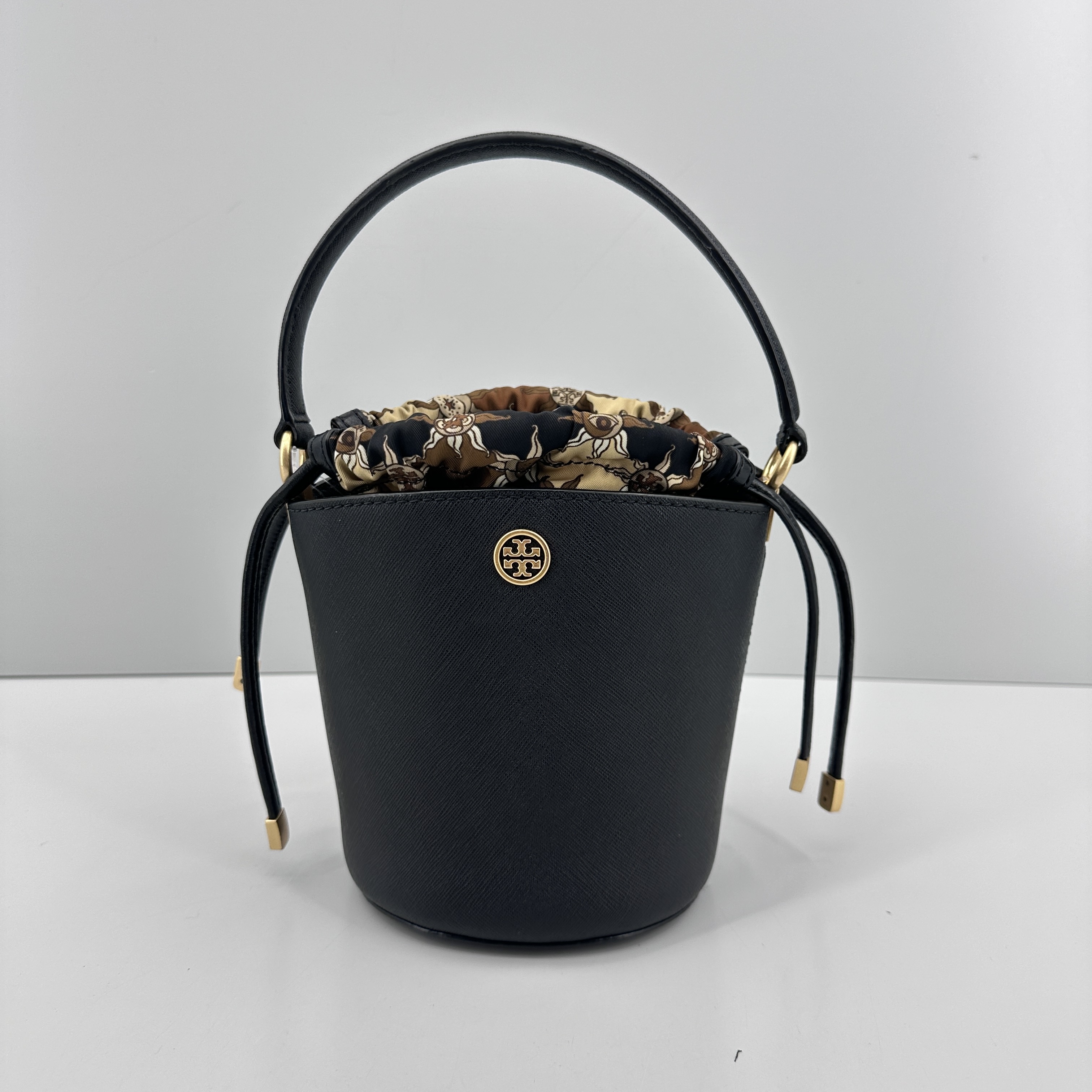 95新 TORY BURCH/汤丽柏琦 黑色迷你抽绳水桶13x15x12cmM021811