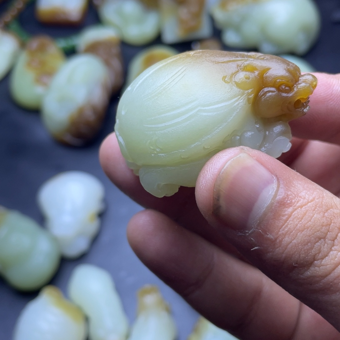 和田玉（糖玉）未镶嵌颈饰