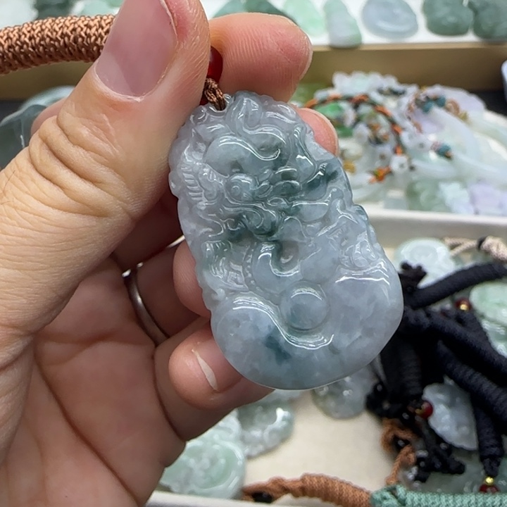 翡翠未镶嵌手链生肖龙