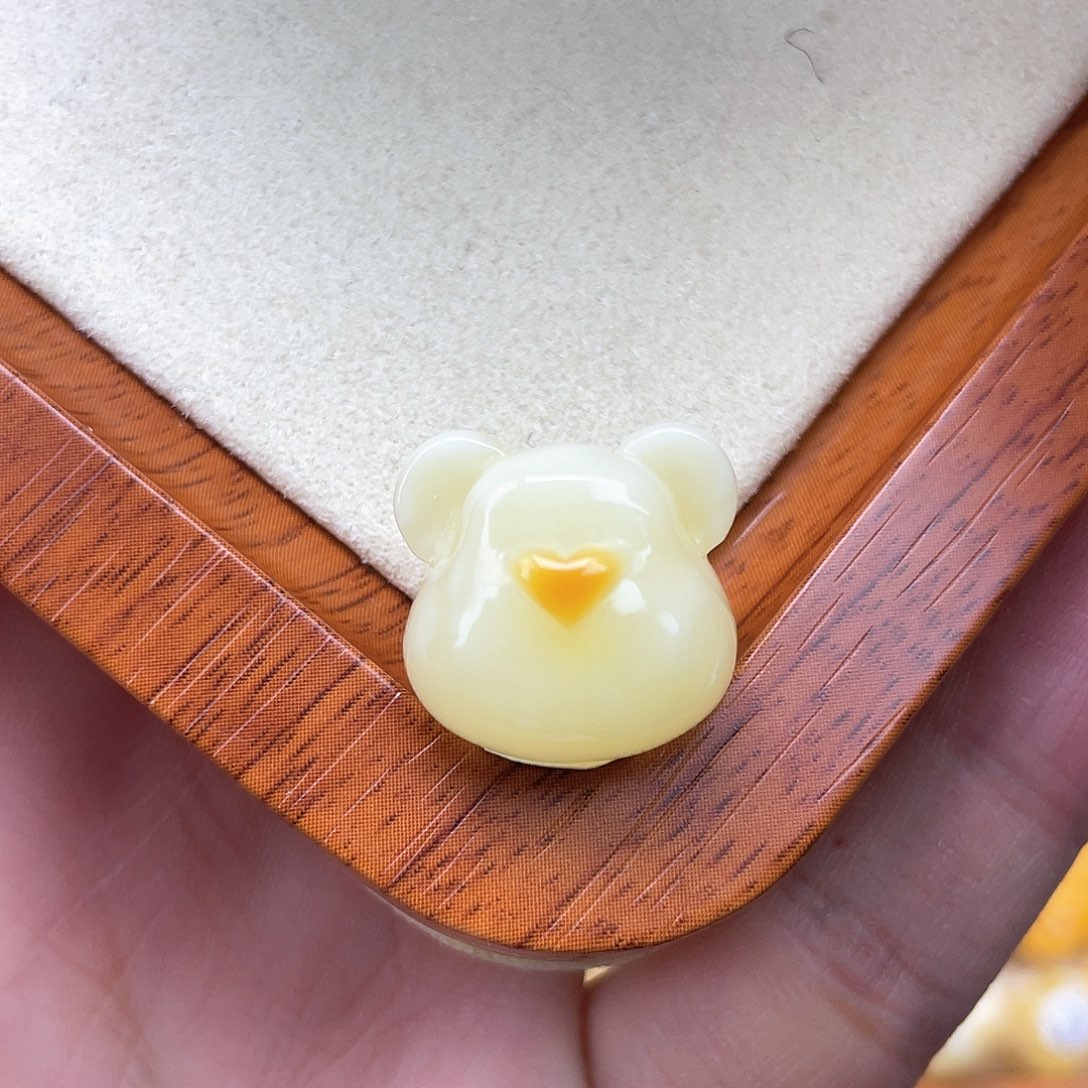 琥珀裸石未镶嵌蜜蜡