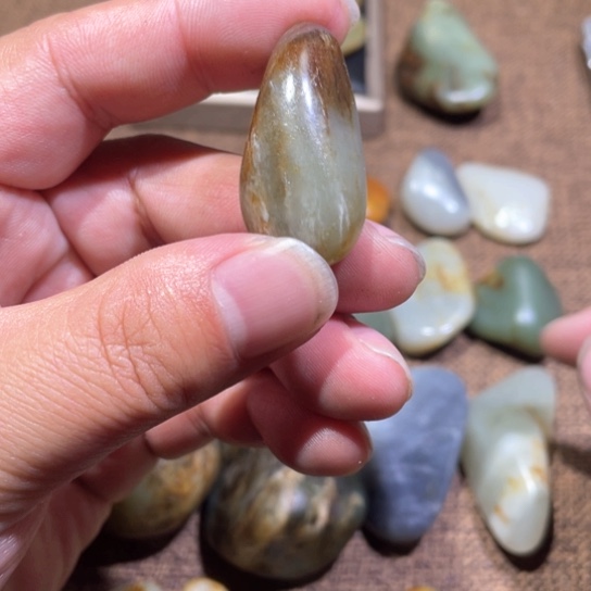 和田玉颈饰未镶嵌