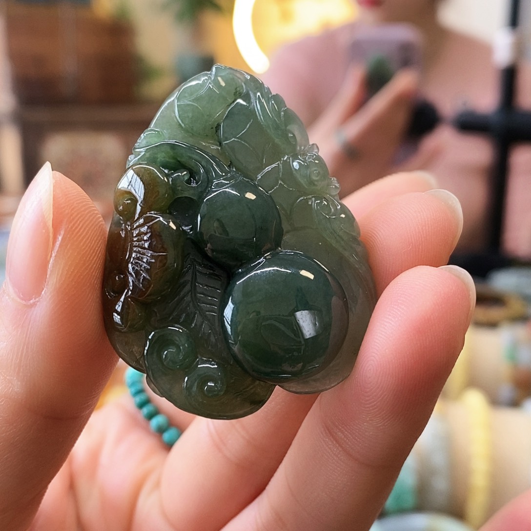 翡翠挂件未镶嵌翡翠挂件