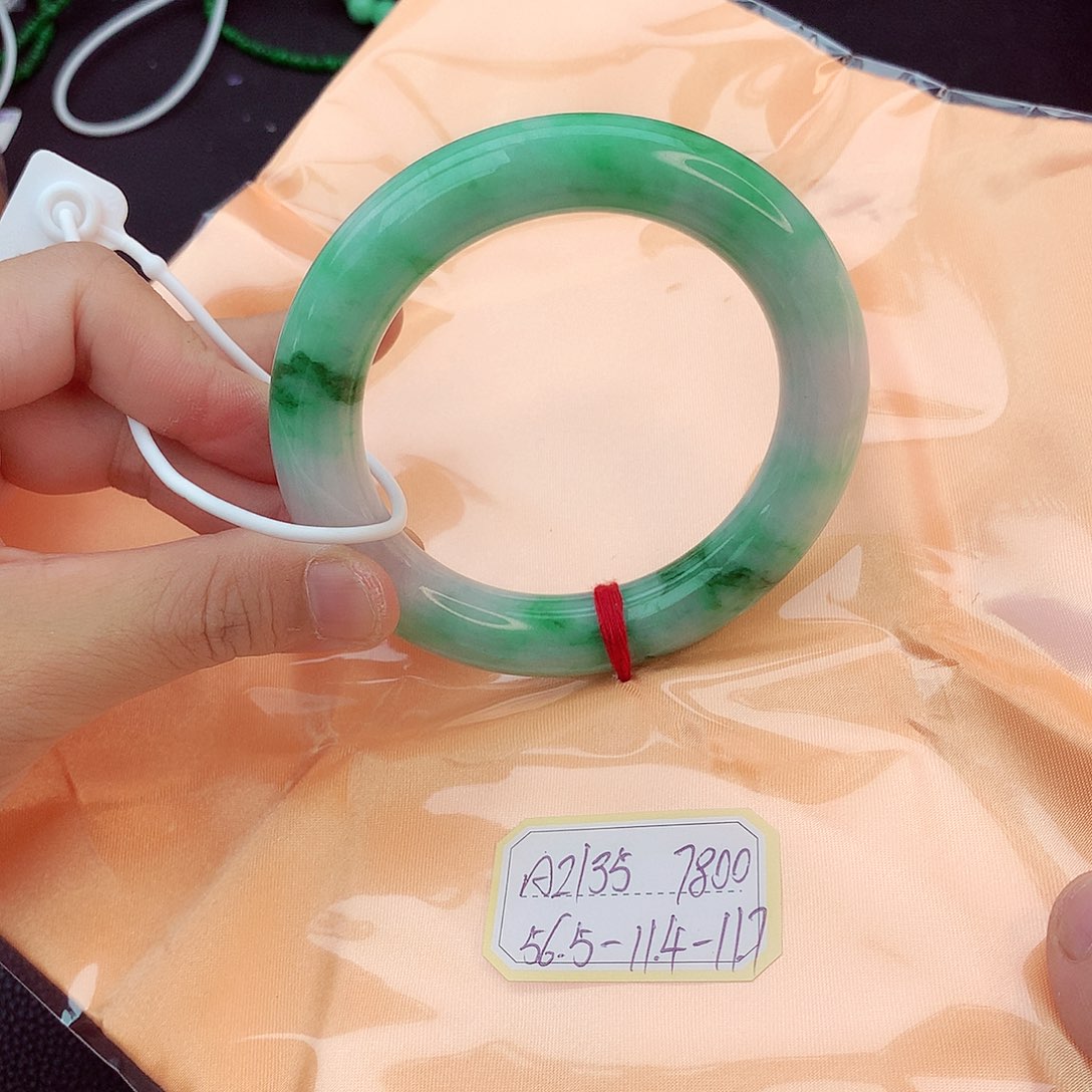 翡翠未镶嵌手镯翡翠