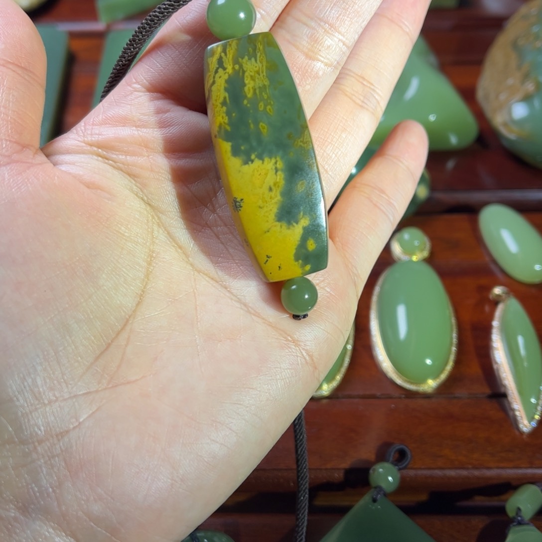 岫岩河磨玉（透闪石质玉）手串未镶嵌