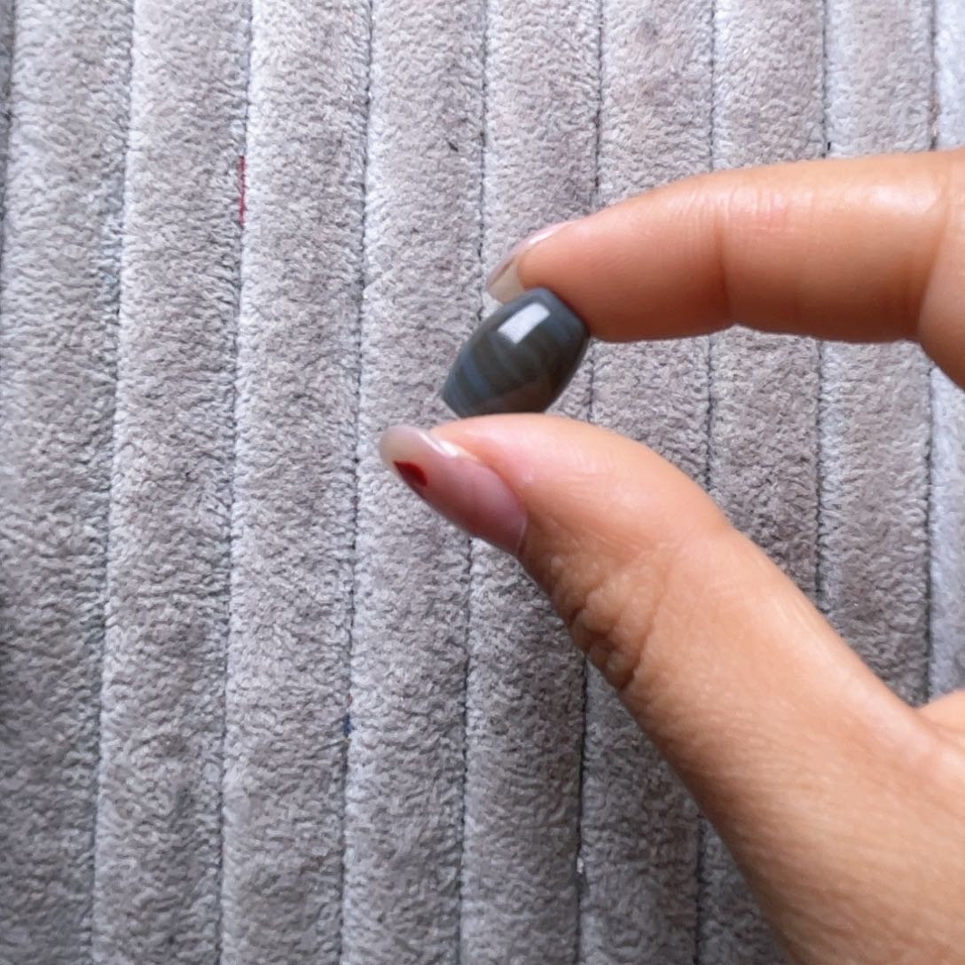 玛瑙/玉髓颈饰未镶嵌诗**方