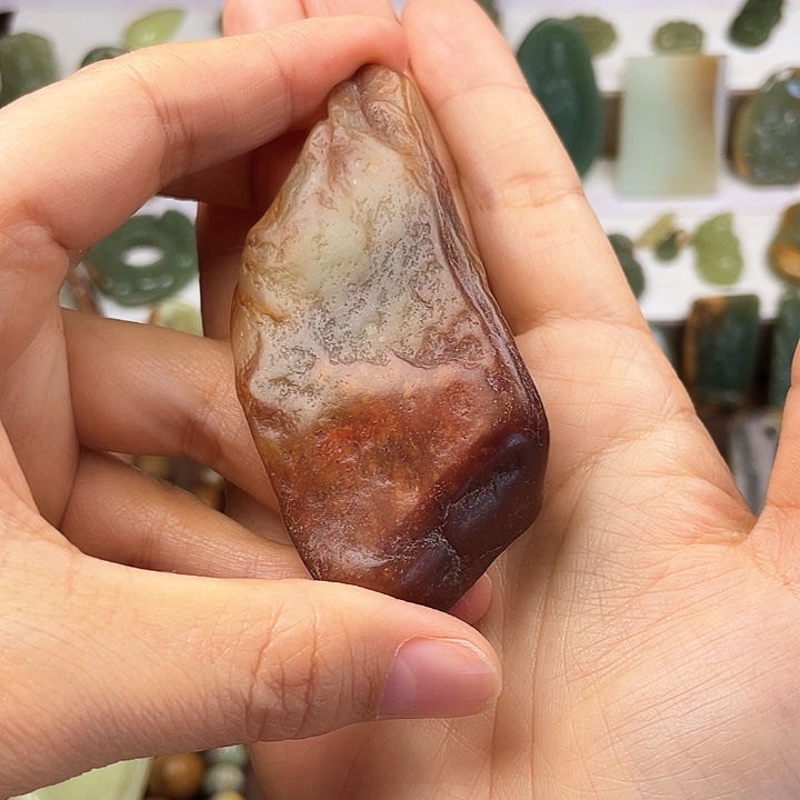 岫岩河磨玉（透闪石质玉）颈饰未镶嵌