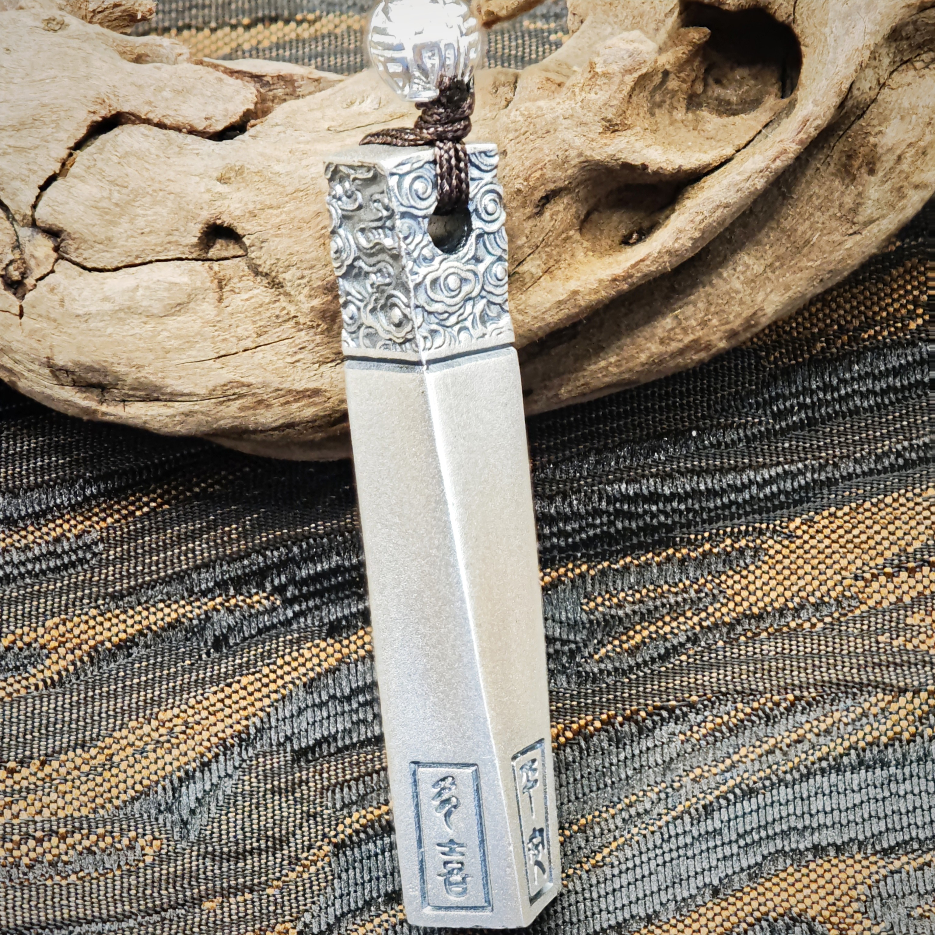 足银银制品 足银999祥云扭转乾坤吊坠时尚复古个性经典银色挂坠